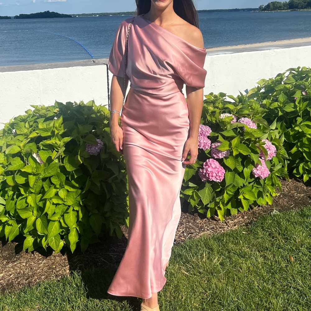 Ansale satin one-shoulder gown